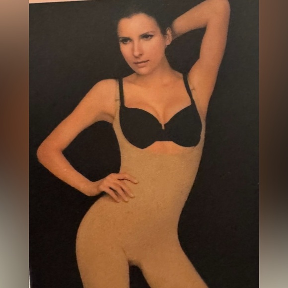 PRIMA VALENTINA Black Body Shaper SizeM/L Chic Bodysuit Slimming Form Fitting - Picture 1 of 10